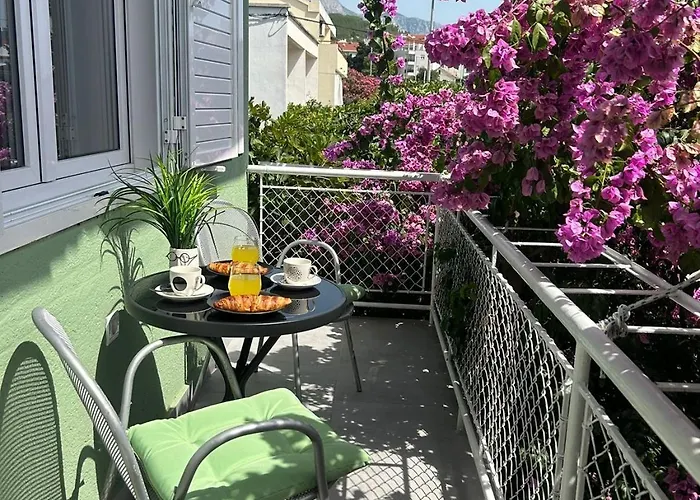 Penthouse Mira